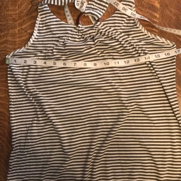 Vanity Green White Embroidered Tank Top Wood Ring - Picture 6 of 7